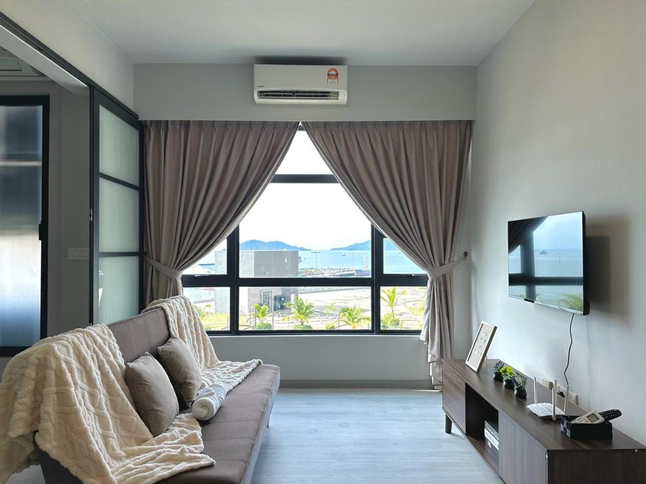 Ferienwohnung Jesselton Quay Sea & Pool View For 6 Pax Kota Kinabalu Exterior foto